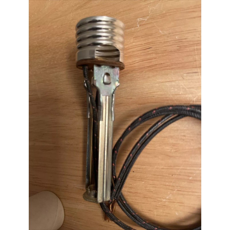 VTG 4” TRIBORO Keyless Medium Base Bulb Candle Lamp Holder