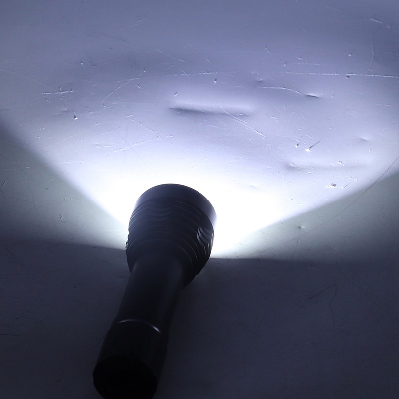 Scuba Diving Light Professional Underwater Flashlight 100meter IPX8 Waterproof Dive