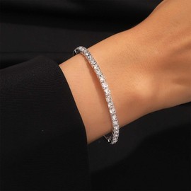 Xmsrn Vintage Rhinestone Tennis Bracelet Elastic Crystal Tennis Chain Bracelet Silver Stretch CZ Bracelet Crystal Bridal CZ Hand Chain Bracelet Jewellery for Women and Girls, Zinc, No gemstone