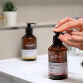 we:care² Hand Soap 250 ml Magnolia / Sandalwood - Sustainable & Vegan Liquid Soap without Silicones, Parabens & Microplastics - Liquid Soap - Hand Soap Dispenser - Hand Wash