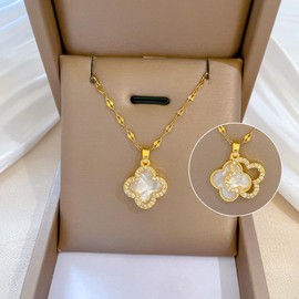 XIWCAFC Four-Leaf Clover Necklace for Women Crystal Pendant 18K Gold Plated Choker Necklaces Cubic Zirconia Lucky Jewellery Gifts for Girls Mum Birthday (White)