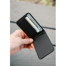 URBAN ARMOR GEAR Metropolis Magnetic Slim Wallet with Stand Function (Vegan Leather Wallet, Up to 5 Credit Cards) Black, Vegan PU Leather Black, Minimalist