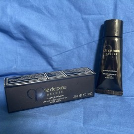 Clé de Peau Beauté Cle De Peau Cream Foundation SPF29 Broad Spectrum - I10, B10, B20, O20 - B10