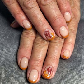 ONPRESS 24Pcs Fall Press on Nails Short Square Fake Nails with Maple Leaf Design Autumn Orange French Tips Glue on Nail Thanksgiving Nude Glossy Full Cover Acrylic Nail for Women Girls