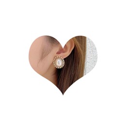 Inilbran Boho Pearl Earrings Gold Pearl Stud Earrings Vintage Filigree Pearl Earrings Minimalist Oval Pearl Earrings Jewellery for Women and Girls, Zinc