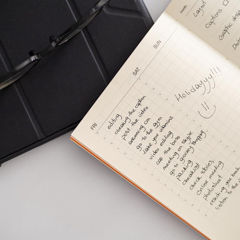 Basenotes A5 Planner, 256-Page Undated Yearly, Monthly & Daily Organizer,