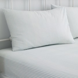 Dreams & Drapes - Blue Pinstripe Double Fitted Sheet (190 x 140 x 28cm) - Luxury Polycotton Bed Sheet - Matching Duvet Cover Available - White Bed Sheet with Blue Stripes