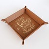 BELLA BUSTA Lederschild mit Gravur Tray (Father) braun