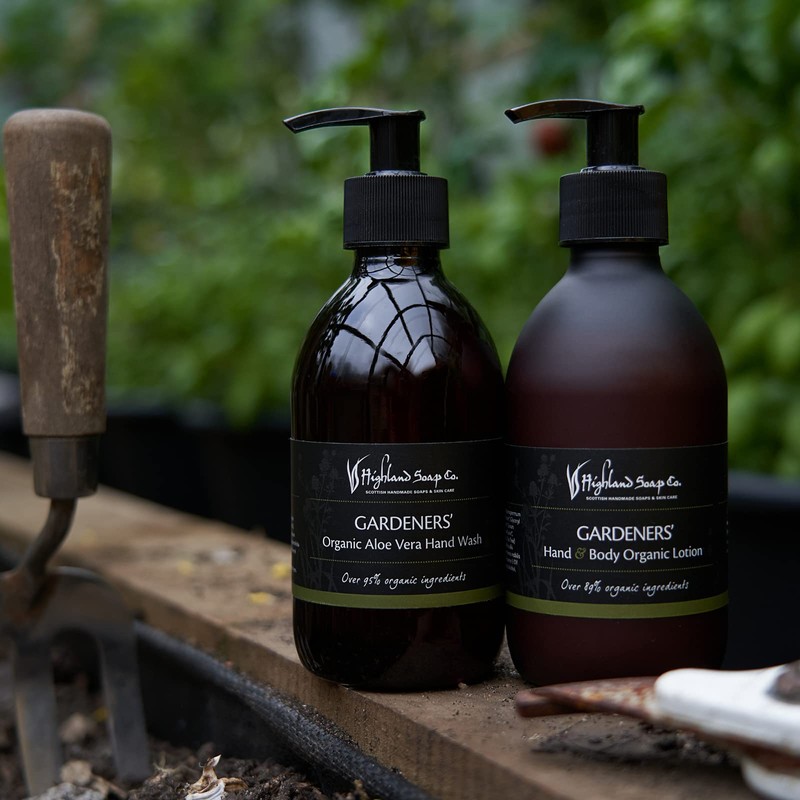 The Highland Soap Company Gardeners' Hand & Body Lotion 300