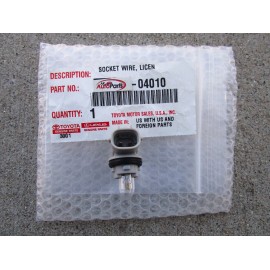 Toyota FITS: 95 - 04 TOYOTA TACOMA LICENSE PLATE LIGHT BULB W/ HOLDER QTY 1 OEM NEW