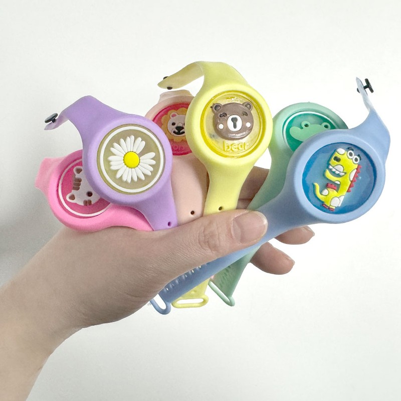 루아르모 어린이 캐릭터 LED 썸머 팔찌 밴드, 랜덤발송, 6개 Luarmo
