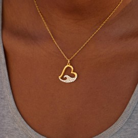 STORYJEWELLERY Heart Necklace for Women, Dainty 18K Gold Plated Charm Necklace, Heart Jewelry, Trendy Jewelry for Women, Birthday Gifts for Mom Friend Sister Daughter