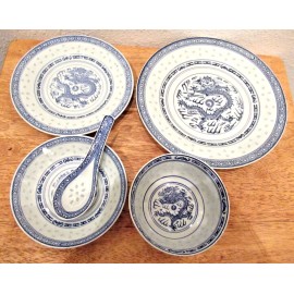 Tianshen 5-Claws Dragon Rice Grain/Eyes Pattern Blue & white (5) Piece Dinner Set NOS