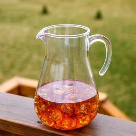 Lily's Home Break Resistant Plastic Pitcher, the Large Capacity Makes it Excellent for Parties, Both Indoor and Outdoor (98 Ounces)