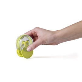 Chef’n GarlicZoom Garlic Chopper, Handheld Garlic Mincer with Rolling Action, Easy to Use and Clean, Compact Size for Quick Prep, Dishwasher Safe