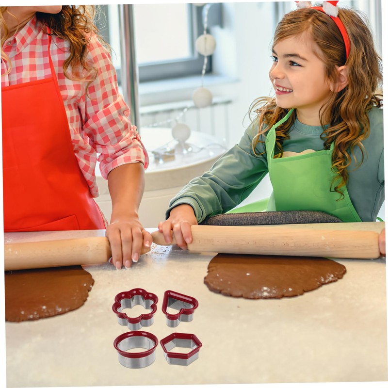 iplusmile 4Pcs Cute Sandwich Maker Molds Cookie Stamp Set for