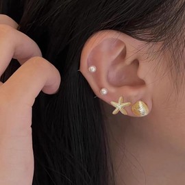 Pearl Shell Earring Gold Sea Shell Earrings for Women Seashell Beach Earrings Summer Beach Vacation Outfits for Women Trendy Jewelry Gifts