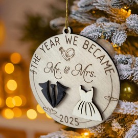Eokeanon Mr and Mrs 2025 Gifts - Wedding Gifts for Couples 2025, Wedding Gifts for Couple, Wedding Gifts for Bride - First Christmas Married Ornament 2025