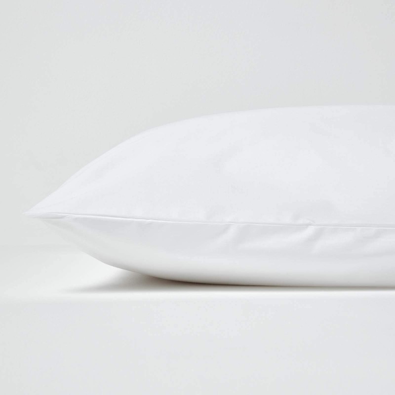 HOMESCAPES White Pure Egyptian Cotton King Size Pillowcase 200 TC