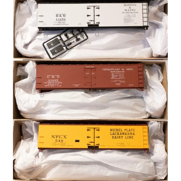 Accurail #8156 40' Wood Reefer 3-Pack - Kit -- 1
