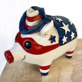 Top Brass Patriotic Pig Figurine – 5” Resin Pig Statue with American Flag Design & Cowboy Hat – Rustic Farmhouse USA Décor, Collectible Americana Farm Animal Ornament