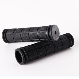 2 Pairs of Non-Slip Soft Rubber Bike Handlebar Grips – Suitable for Road and Mountain Bicycle Handlebars,Universal Handle Covers for Bicycles，Black