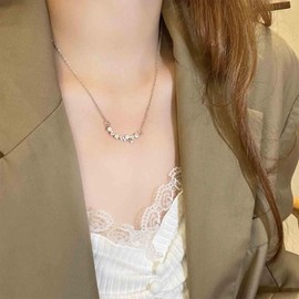 Aneneiceera Vintage Rhinestone Star Choker Necklace Silver Crystal Star Pendant Necklace Cluster Star Necklace Boho CZ Collar Necklace Chain Jewellery for Women and Girls, Zinc