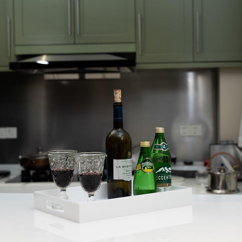 MUKEEN Glossy White Sturdy Acrylic Serving Tray with Handles 10x15x2H
