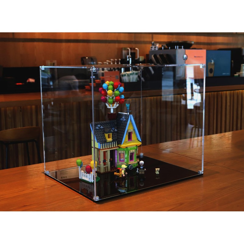 MaiiTiproll All Clear Acrylic Helmet Display Case, Assembly Box for