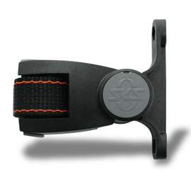 SKS GERMANY BICYCLE BOTTLE HOLDER ADAPTER per biciclette, accessori per biciclette (adattatore per portabottiglie per biciclette con fissaggio rapido, angolo regolabile, cinghia regolabile), nero.