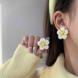 Enautoabs Bohemia Plumeria Earrings Yellow White Acrylic Flower Earrings Plumeria Stud Earrings Hawaiian Tropical Flower Earrings Jewellery for Women, Zinc, No Gemstone