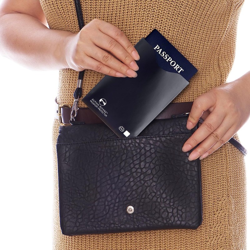 Alpine Rivers 18 RFID Blocking Sleeves (14 Credit Card Holders