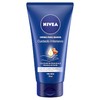 NIVEA Crema Para Manos Piel Seca con Aceite de Almendras,