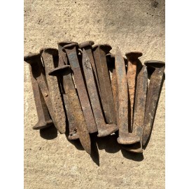 CLAVOS DE LINEA DE TREN -EBBO IFA-ORULA. RAILROAD NAILS. RELIGION YORUBA-SANTOS.