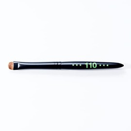 yUKI Brushes Eyeliner Brush 110 (Putit Series) Domed Brush Fits Eyes Natural Hair Makeup Brush