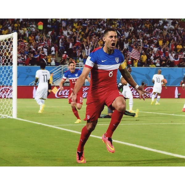 CLINT DEMPSEY USA NATIONAL SOCCER 8X10 SPORTS ACTION PHOTO (CAT)
