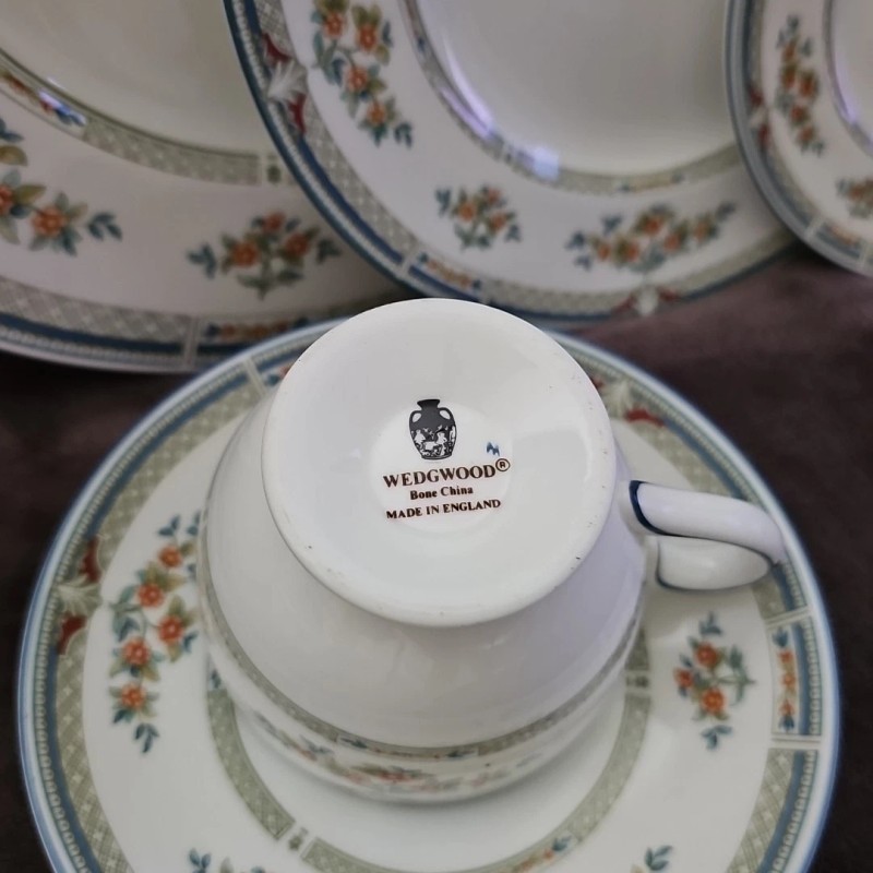 Wedgwood Hampshire Bone China 5 Piece Place Setting R4668