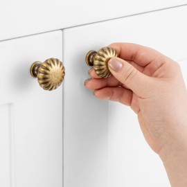 ASKANO 30 Pack 1-1/4 Inch, Round Antique Brass Cabinet Knobs Vintage Brass Drawer Knobs Brass Cabinet Pulls, ZK2408 Solid Kitchen Hardware for Cabinets Drawers Bedroom Dresser Bathroom Vanity Cupboard