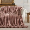 Amélie Home Faux Fur Throw Blanket for Couch, Ultra Cozy