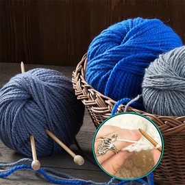 WKRTDY Adjustable Knitting Thimbles - Set of 6 - Knitting Ring with Yarn Guide and Finger Holder in Two Sizes - Perfect Accessory for Crochet and Knitting