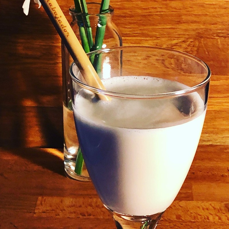 ElTrabajador Pack of 6 Bamboo drinking straws with plaster.