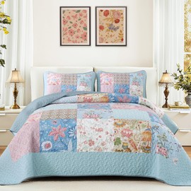 DJY Patchwork Quilt Set Queen Size Light Blue Floral Plaid Bedspread Coverlet 3 Pieces Boho Quilt Bedding Set Lightweight Microfiber Rustic Bed Cover for All Season (96''x90'')