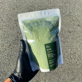 국산 어린잎 쑥가루 참쑥으로 만든 국산 쑥가루 250g Domestic young leaf mugwort powder made from domestic mugwort powder 250g
