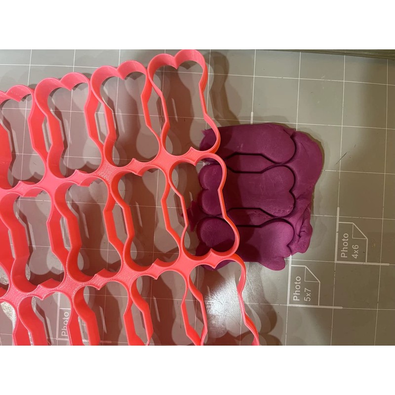 Cookie Cutz Dog Bone Multicutter (28 bones)