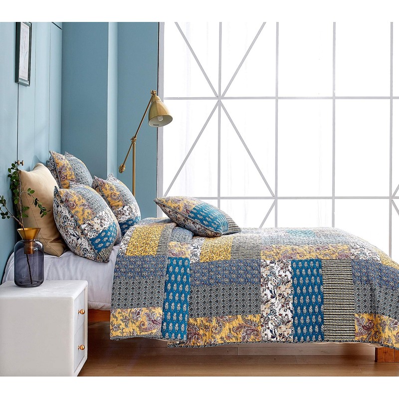 Tache 3 Piece Royal Chambers Patchwork Floral Quilt Set, Cal
