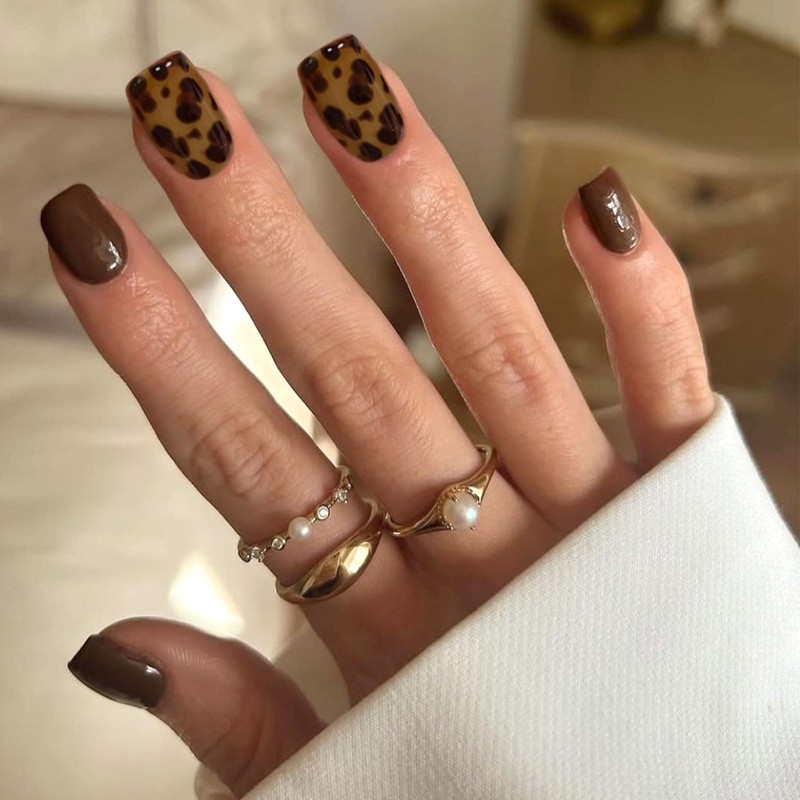 TESGADGETS 24 Pieces Artificial Nails with Leopard Pattern, Short, Square,