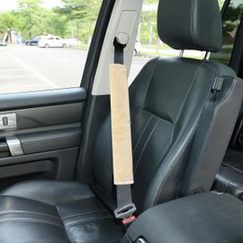 Amooca Soft Faux Fur Universal Fit Seatbelt Cover Car Truck SUV Airplane Seat Belt Shoulder Pad for Carmera Backpack Straps Neck Cushion Protector Extra Long 15.7in Beige