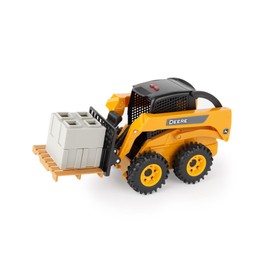 ERTL Big Farm John Deere Skid Steer Set - 1:16 Scale - Construction Toys Includes Barrels and Cones - Kids Toys Ages 3 Years and Up,Yellow