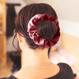 Seiwohl Satin Pillowcases for Hair and Skin 2 Pack & Satin Hair Scrunchies 2 Pcs Set, Silky Pillow Cases with Envelope Closure,Burgundy, Standard Size 50x75 cm