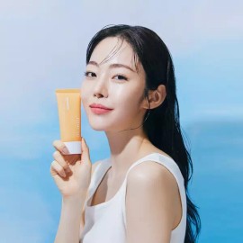 Illumiel 일루미엘 스킨 핏 톤업 선크림 50ml 2개 Illumiel Skin Fit Tone-Up Sunscreen 50ml 2 Pack